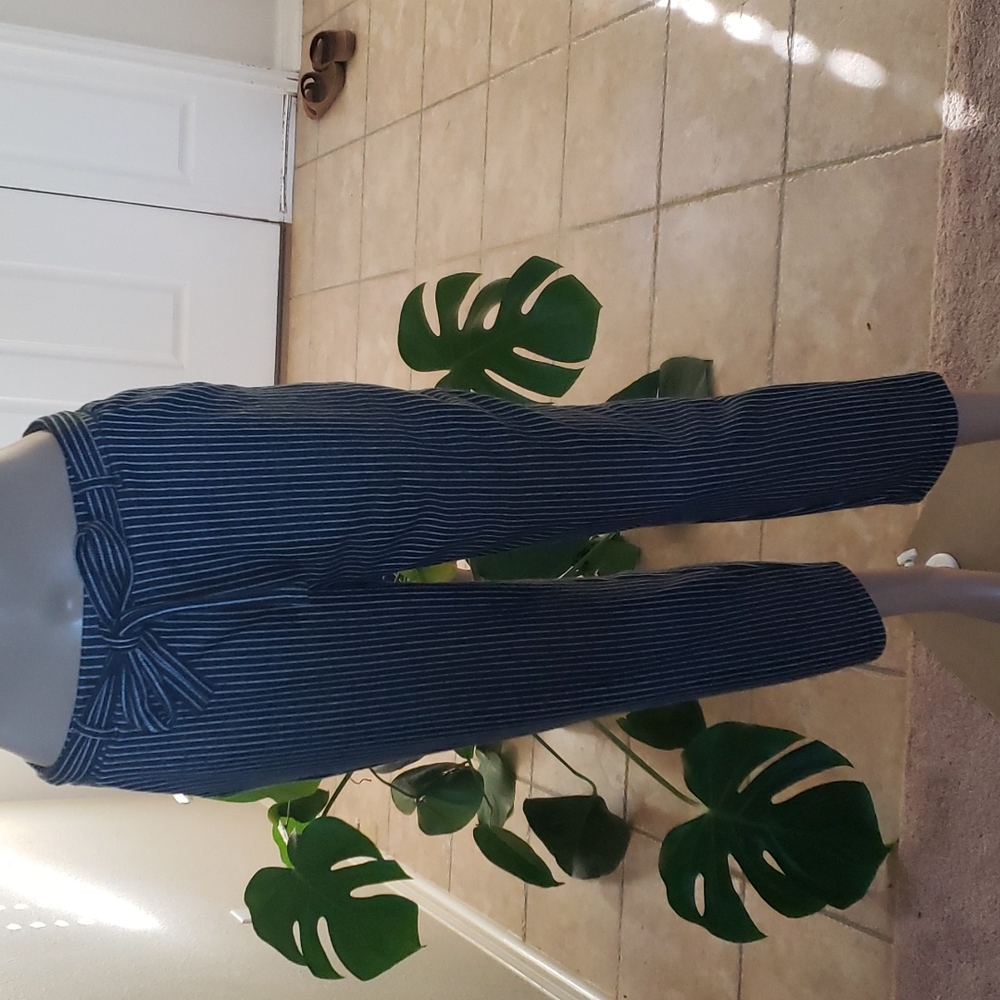 Forever 21 s microstripe stretchy comfy cropped slacks slip on - Picture 1 of 8